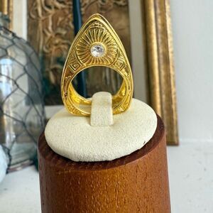 Unsigned 3D Gold Tone Rhinestone Ring 8